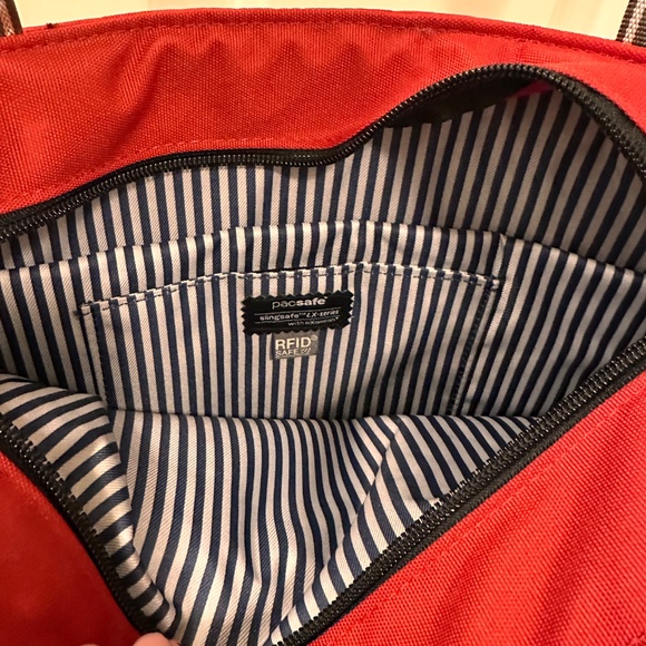 *BNWT* Pacsafe Anti-theft Tote - Picture 6 of 10